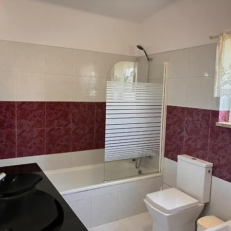 Barbara - Com Piscina Aquecivel Em Villa Carvoeiro (Lagoa)